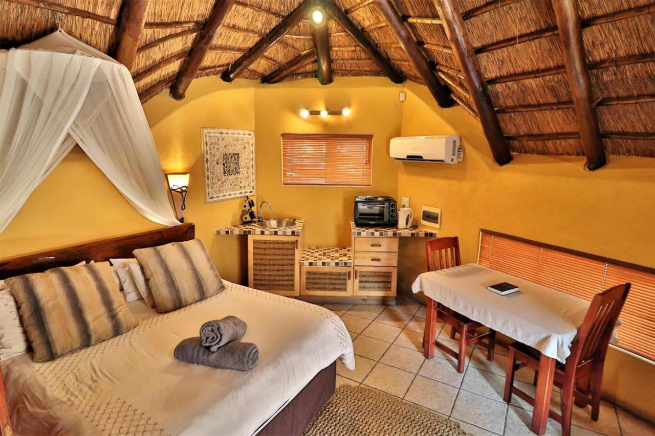 Manzini Chalets Marloth Park Ngoại thất bức ảnh